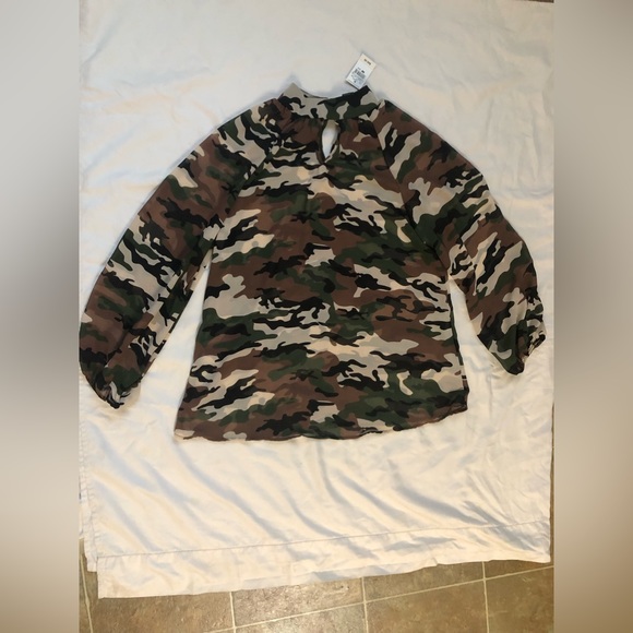 ASHLEY STEWART WOMENS SUPER CUTE CAMO BLOUSE SIZE: 14/16 - Picture 6 of 12